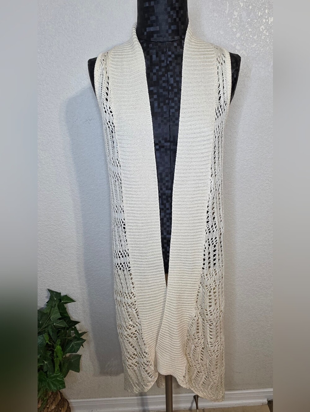 Ariat Cream Open-Front Crochet Knit Long Vest
